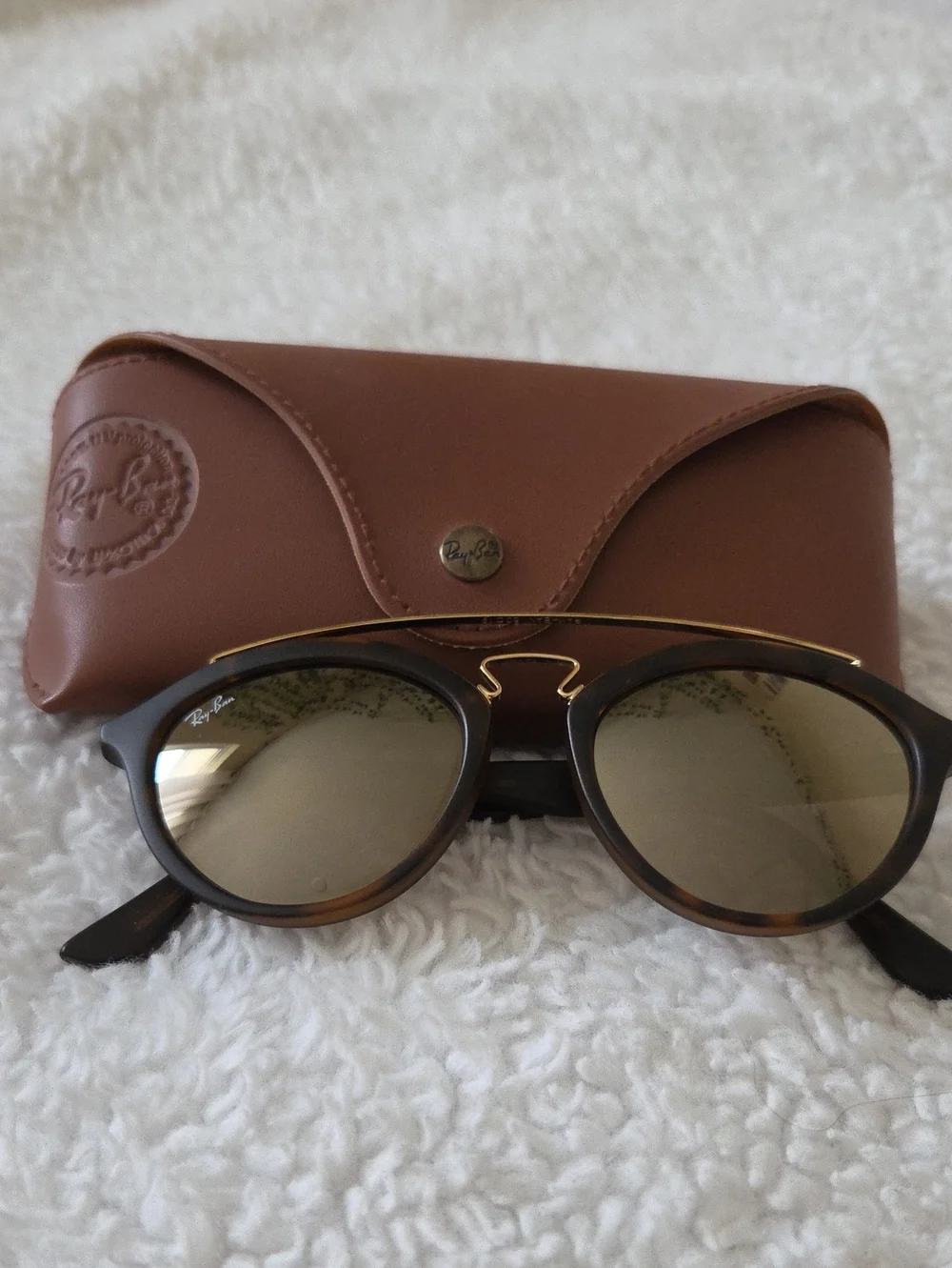 Ray-Ban Brown Tortoiseshell Sunglasses with Gold Bridge